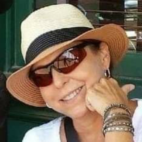 Meet your Posher, Shirley - Picture 2 of 2